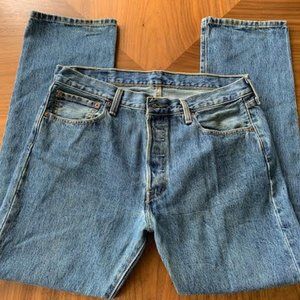 Levis 501 Jeans Men 34 x 30 Blue Button Fly Denim Pants